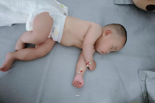 新昌怀孕多久会显肚子